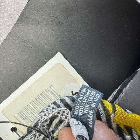 Alexander McQueen NWT Striped Skull Print Scarf - Picture 9 of 9